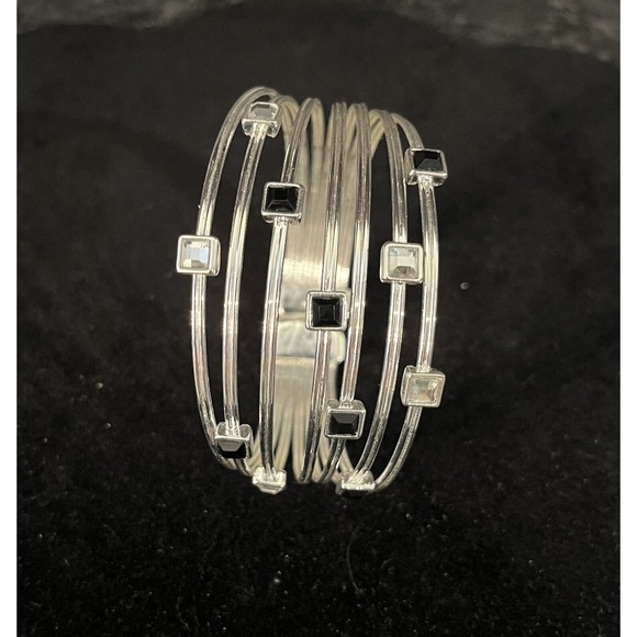 QUN Silver Tone Wired Cuff Bracelet with Black & Clear Rhinestone Accents Japan - Picture 2 of 4